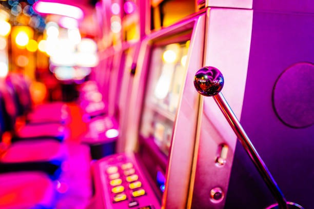jitu77 resmi live dealer conducting a blackjack game in professional studio